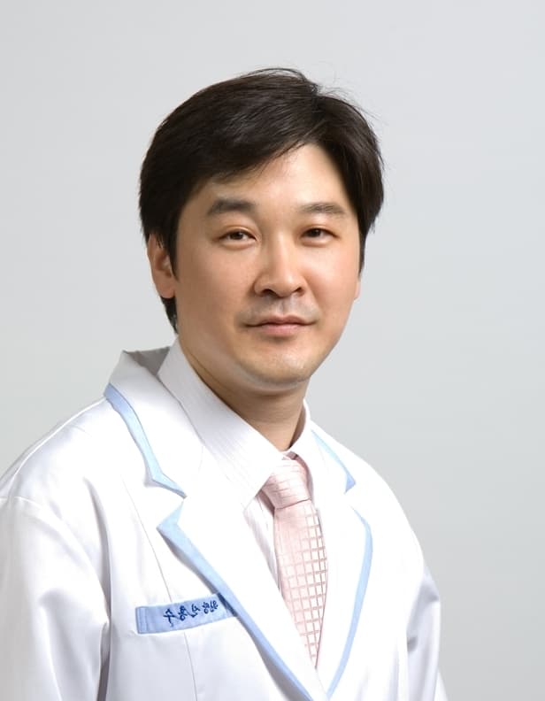 신홍수 대표원장 프로필 사진
